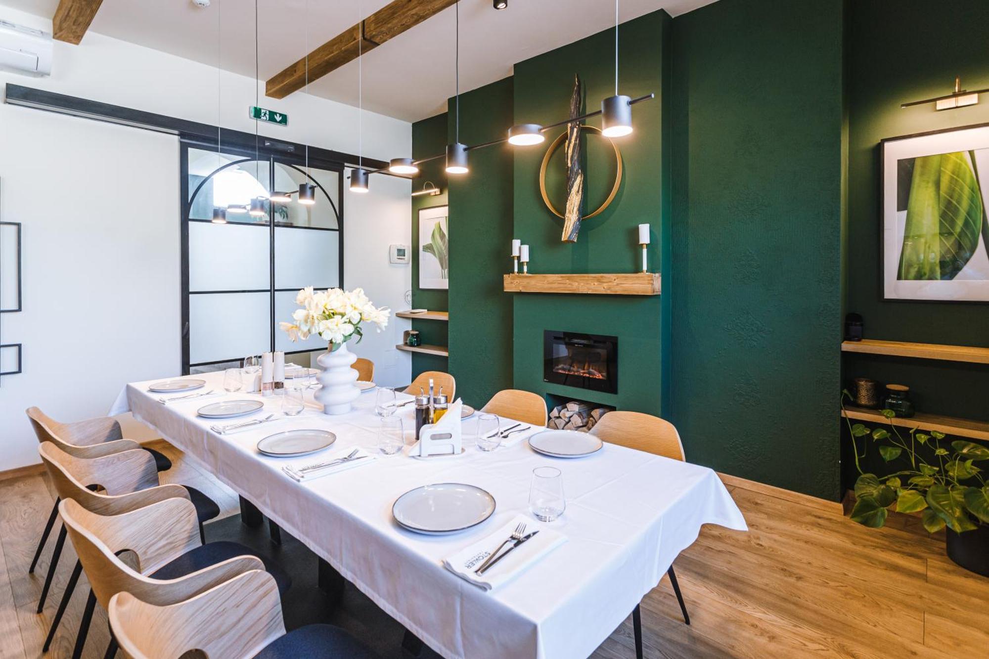 Stokker Hotel Nagyvárad Kültér fotó