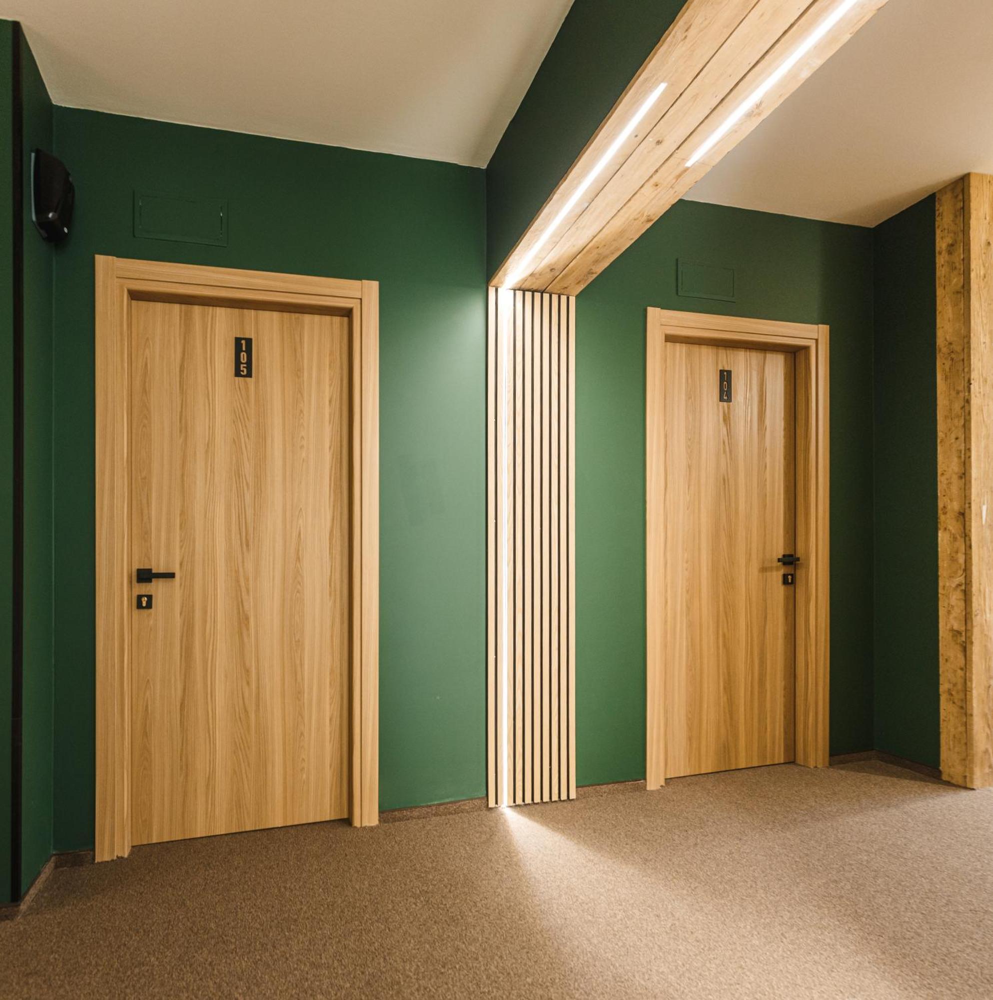 Stokker Hotel Nagyvárad Kültér fotó